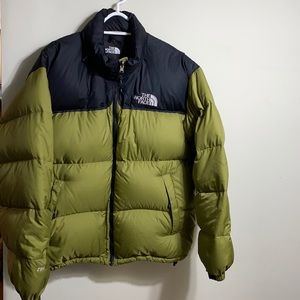 6 Hr. Sale The North face 700 goose down men’s jacket